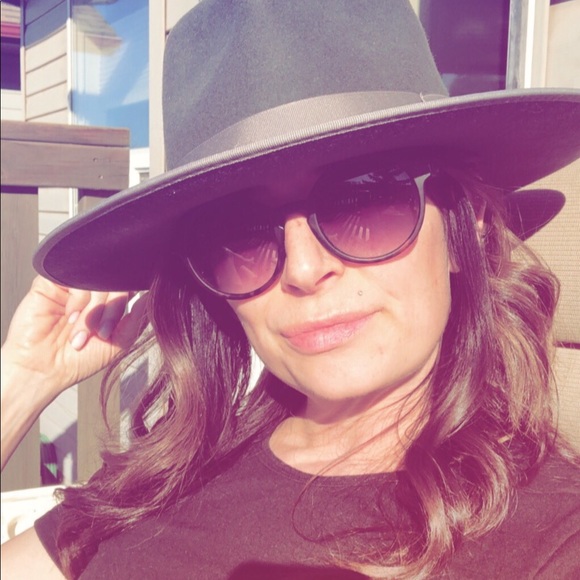 Meet your Posher, Jodilyn - Picture 1 of 1